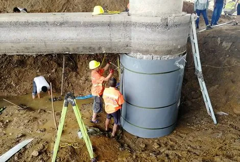 Fiberglass sleeve installation for Dagu River Bridge pier strengthening